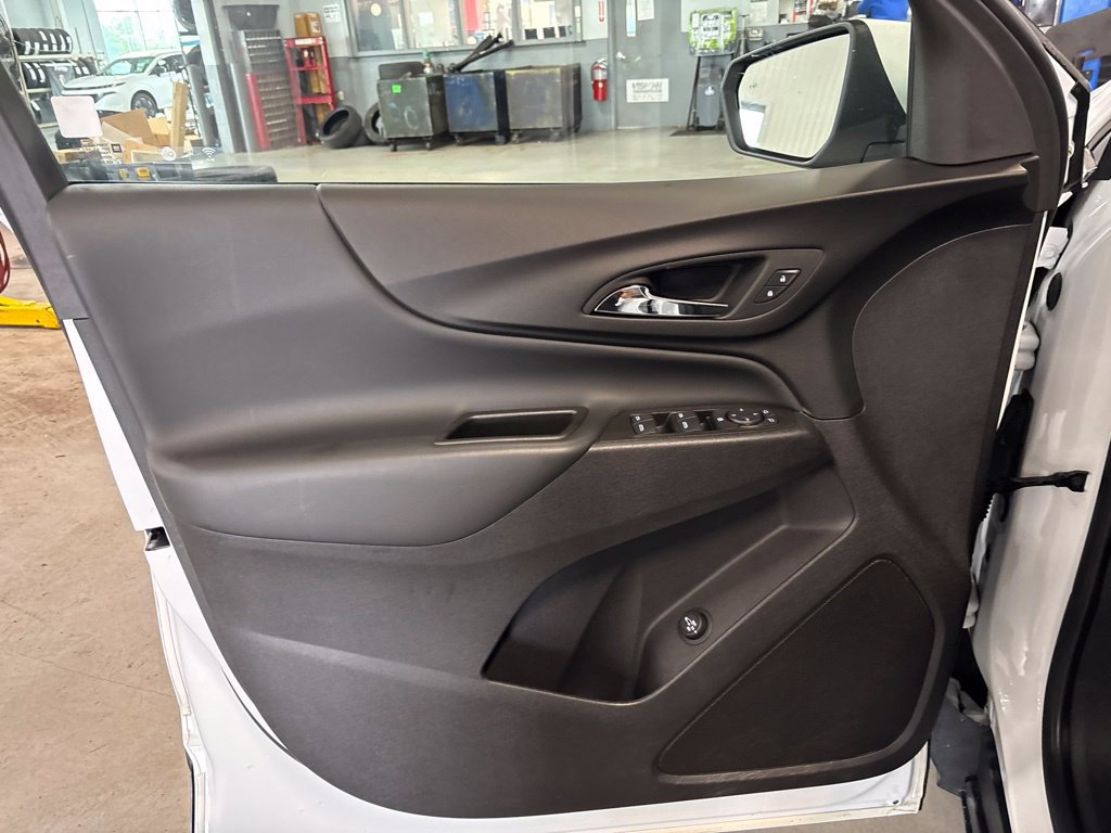 Used 2024 Chevrolet Equinox LT w/ LPO, Floor Liner Package AWD/4WD image 21