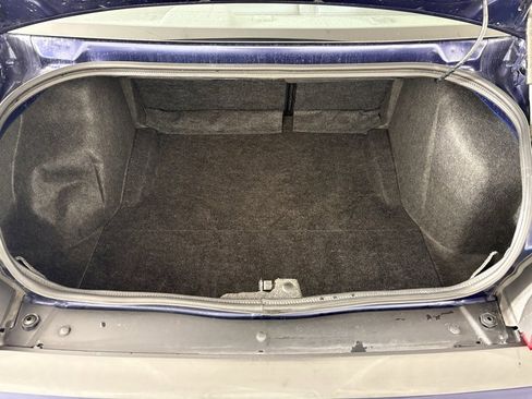 Used 2014 Dodge Challenger SXT image 33