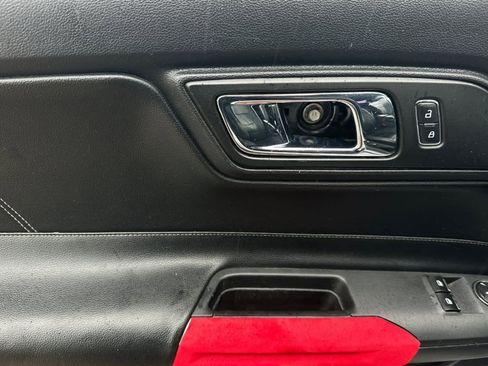 Used 2015 Ford Mustang Premium image 13