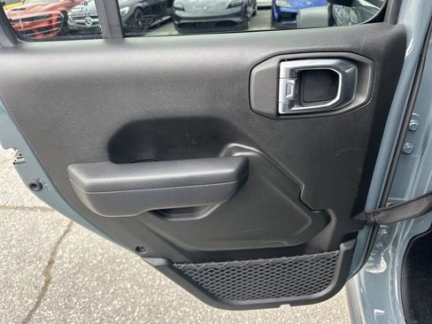 Used 2025 Jeep Wrangler Unlimited Rubicon image 24