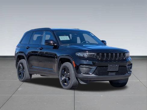 Certified 2023 Jeep Grand Cherokee Altitude AWD/4WD image 7