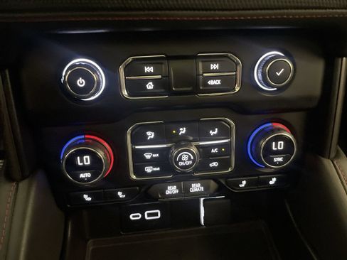 Used 2022 Chevrolet Tahoe RST w/ Luxury Package AWD/4WD image 12