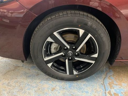 Used 2024 Nissan Sentra SV FWD image 30