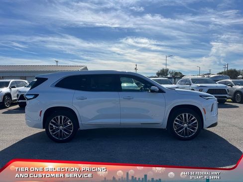 New 2026 Buick Enclave Avenir w/ Super Cruise Package image 8