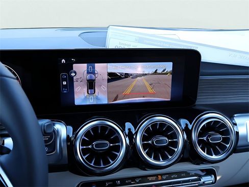 New 2026 Mercedes-Benz GLB 250 4MATIC image 25