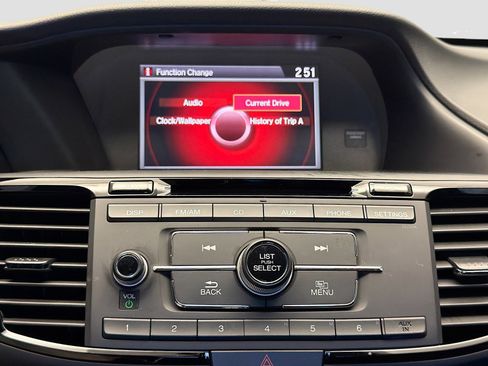 Used 2016 Honda Accord Sport image 9