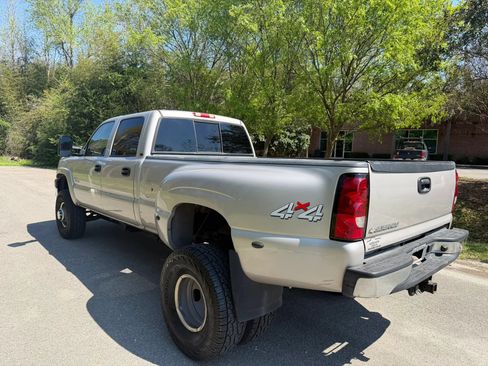 Used 2006 Chevrolet Silverado 3500 LT w/ Heavy-Duty Power Package AWD/4WD image 6
