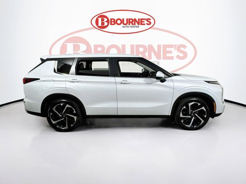 Used 2024 Mitsubishi Outlander SE AWD/4WD image 11