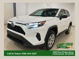 Used 2024 Toyota RAV4 LE video 1