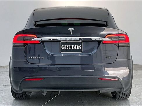 Used 2018 Tesla Model X 75D image 7