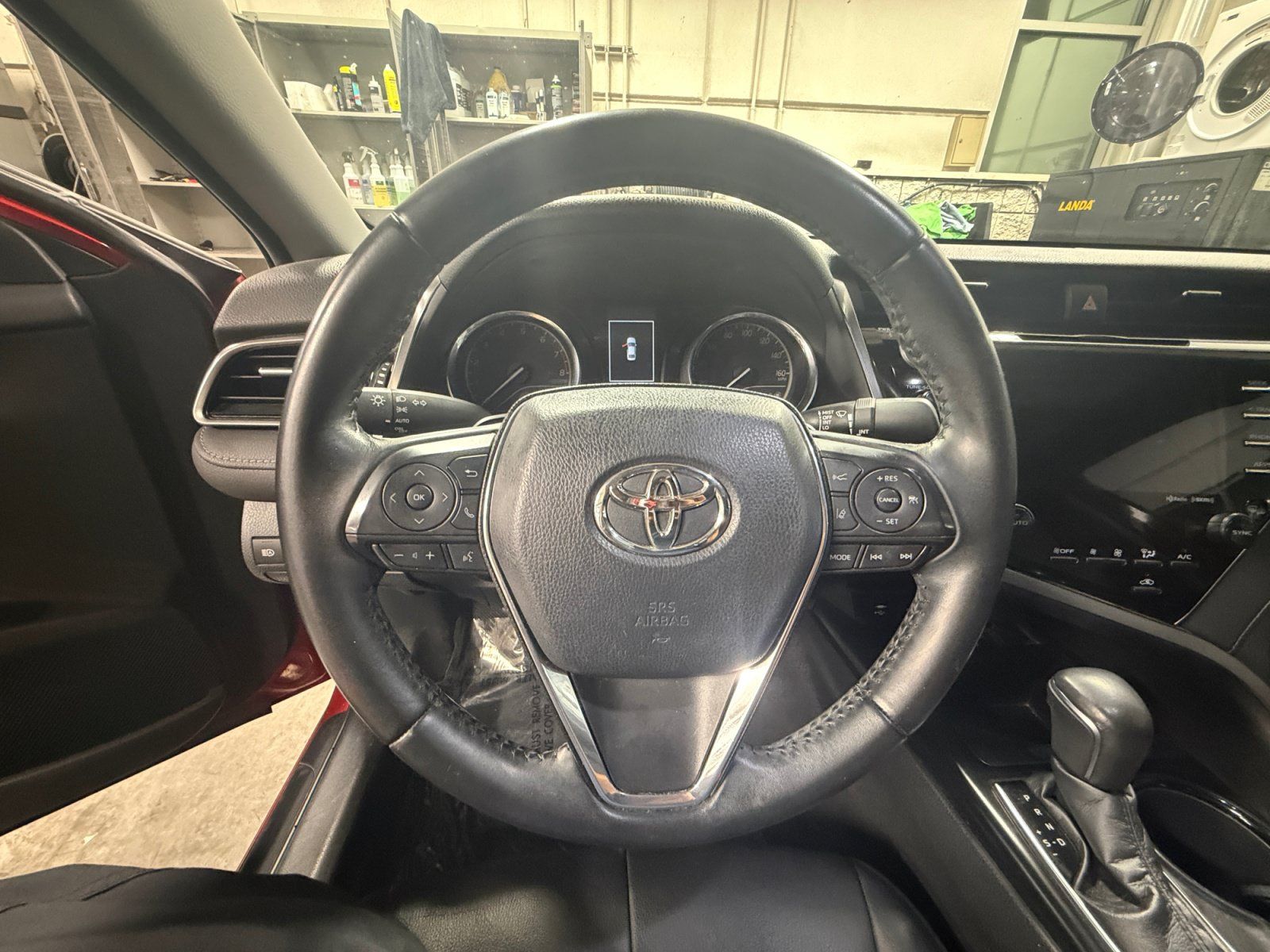 Used 2019 Toyota Camry SE w/ Audio Package FWD image 9
