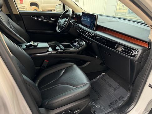 Used 2022 Lincoln Nautilus Reserve FWD image 17