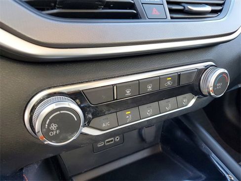 Used 2023 Nissan Altima 2.5 SR image 27