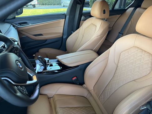 Used 2023 BMW 540i w/ Premium Package image 20