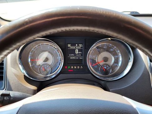 Used 2015 Chrysler Town & Country Touring w/ Driver Convenience Group image 5