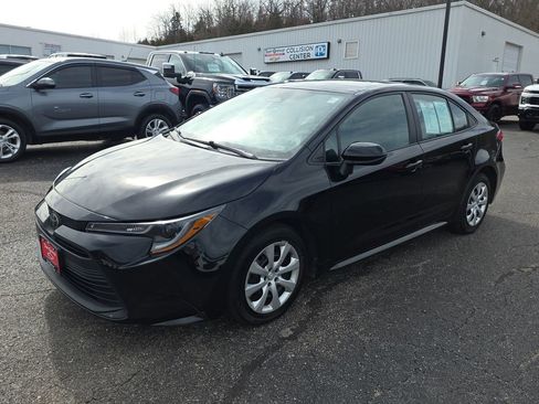 Used 2024 Toyota Corolla LE image 4