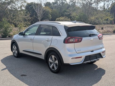 Used 2019 Kia Niro LX image 7