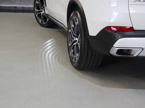 Used 2024 BMW X5 sDrive40i image 14