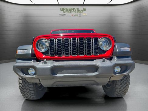Used 2025 Jeep Wrangler Unlimited Sport AWD/4WD image 16