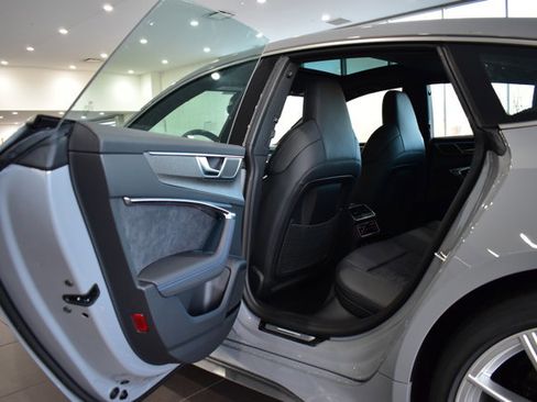 Used 2025 Audi RS 7 Performance image 34