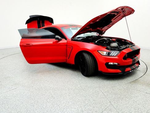 Used 2019 Ford Mustang Shelby GT350 w/ Technology Package image 18