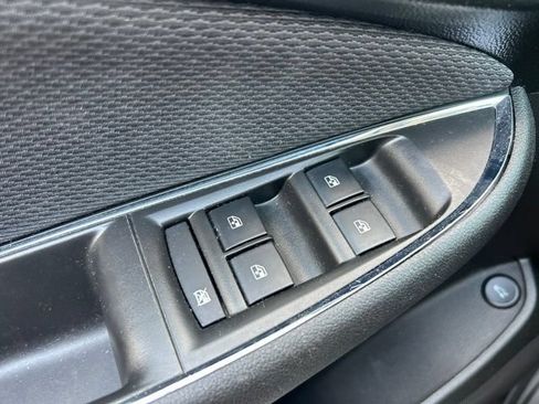 Used 2018 Chevrolet Cruze LS FWD image 13