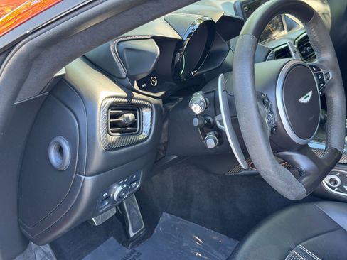 Used 2020 Aston Martin V8 Vantage Coupe RWD image 34
