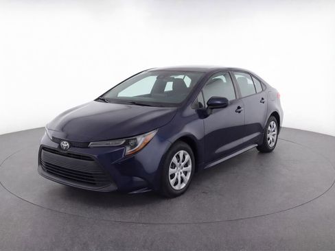 Used 2023 Toyota Corolla LE image 3