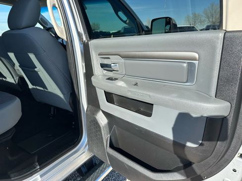 Used 2017 RAM 2500 Big Horn image 22