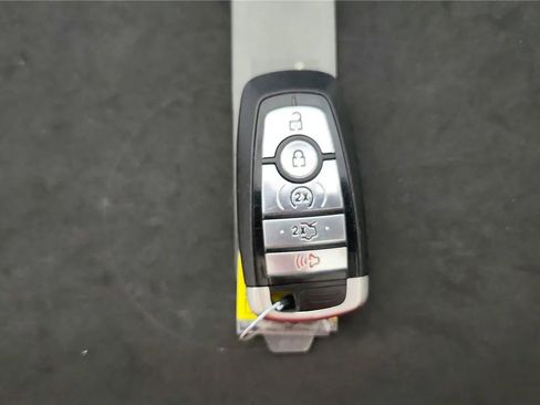 Used 2023 Ford Mustang Coupe RWD image 21