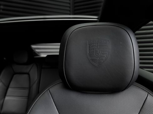 Used 2025 Porsche Cayenne Coupe image 15