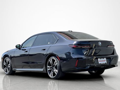 Used 2024 BMW 740i w/ Premium Package RWD image 3