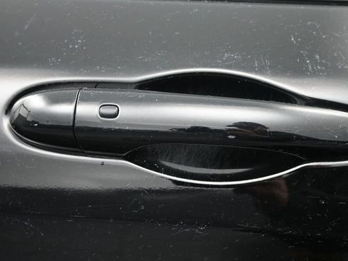 Used 2019 Jeep Cherokee Trailhawk w/ Cold Weather Group image 8