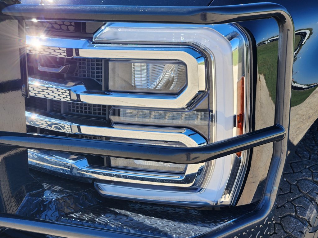 Used 2024 Ford F350 King Ranch w/ FX4 Off-Road Package AWD/4WD image 9
