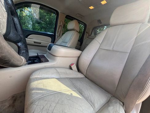 Used 2007 Chevrolet Avalanche LTZ w/ LTZ Preferred Equipment Group RWD image 17