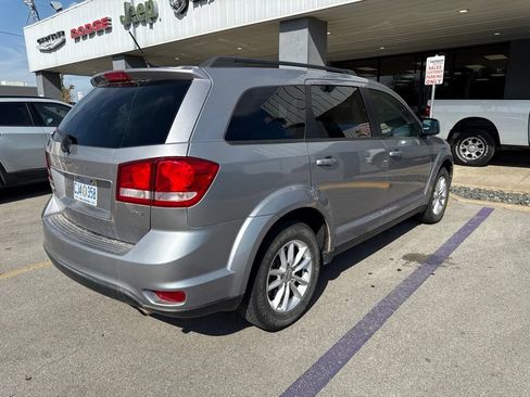 Used 2016 Dodge Journey SXT w/ Comfort/Convenience Group FWD image 6