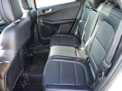 Used 2020 Ford Escape Titanium w/ Titanium Premium Package 2.0 AWD/4WD image 17