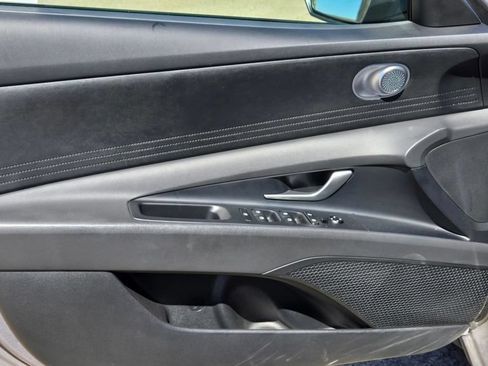 Used 2026 Hyundai Elantra SE FWD image 15