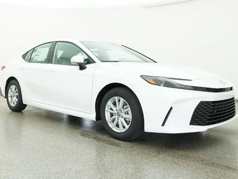 New 2026 Toyota Camry LE FWD image 29