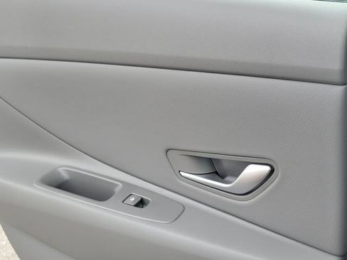 New 2026 Hyundai Elantra Sport FWD image 23