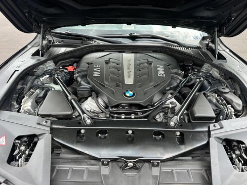 Used 2013 BMW 750Li xDrive image 23