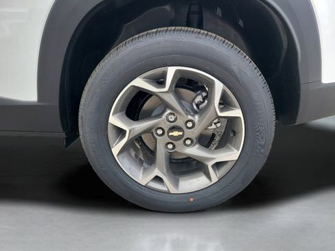 New 2026 Chevrolet Trax LT w/ Driver Confidence Package image 12