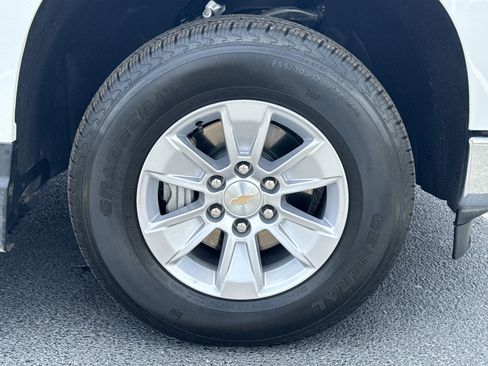 Used 2025 Chevrolet Silverado 1500 W/T RWD image 13