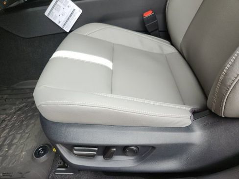 New 2026 Toyota Camry SE FWD image 19