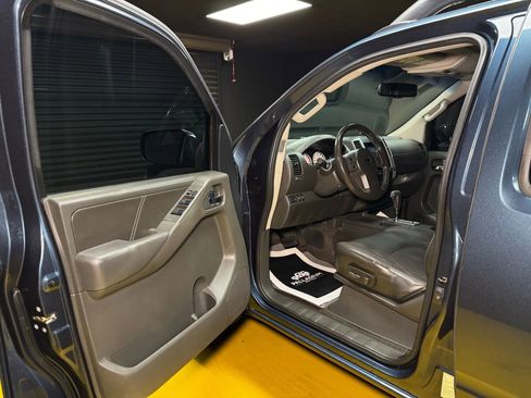 Used 2014 Nissan Frontier PRO-4X w/ Pro-4x Luxury Package image 25