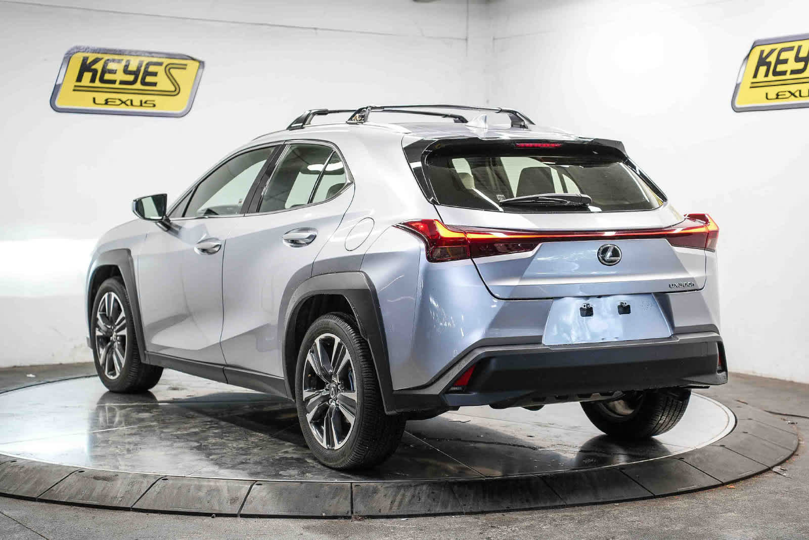 Certified 2025 Lexus UX 300h FWD w/ Accessory Package (Z2) image 2