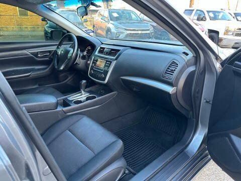 Used 2016 Nissan Altima 2.5 SR FWD image 18
