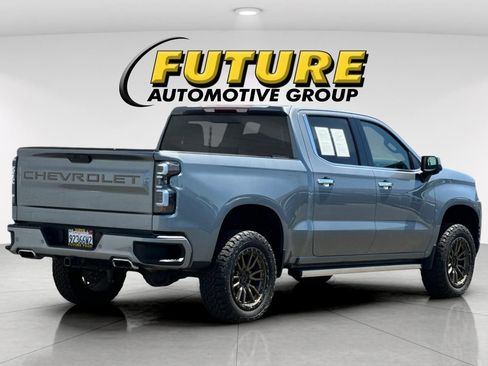 Used 2019 Chevrolet Silverado 1500 High Country w/ High Country Premium Package AWD/4WD image 3