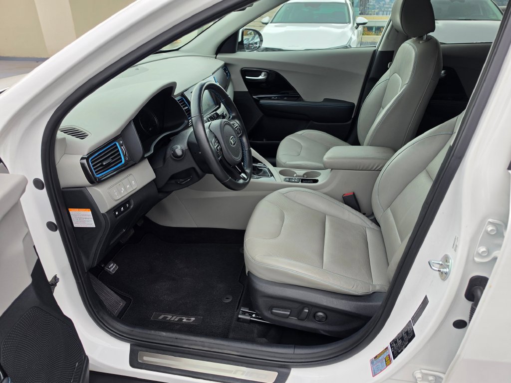 Used 2019 Kia Niro EX Premium FWD image 19