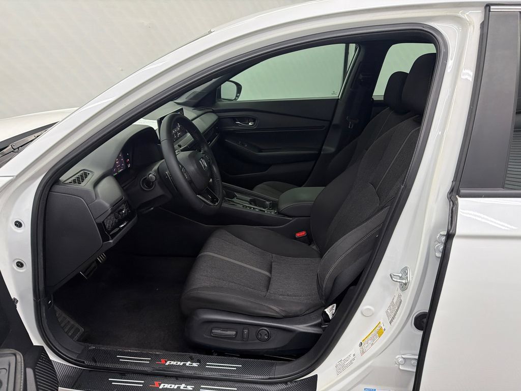 Used 2023 Honda Accord Sport image 9